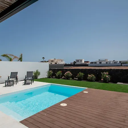 Serena 38 - Heated Pool, Sea Views, Ac, High Speed Internet Villa Playa Blanca