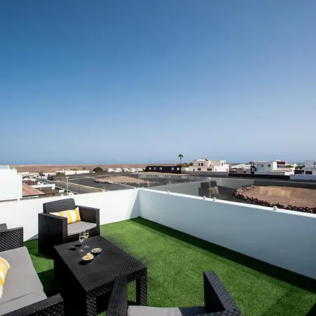 Villa Serena 38 - Heated Pool, Sea Views, Ac, High Speed Internet Playa Blanca