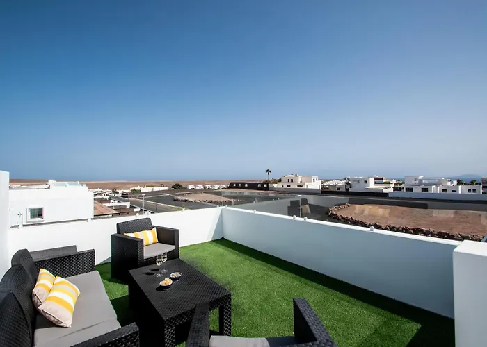 Villa Serena 38 - Heated Pool, Sea Views, Ac, High Speed Internet Playa Blanca