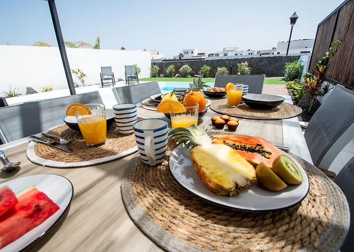 Villa Serena 38 - Heated Pool, Sea Views, Ac, High Speed Internet Playa Blanca