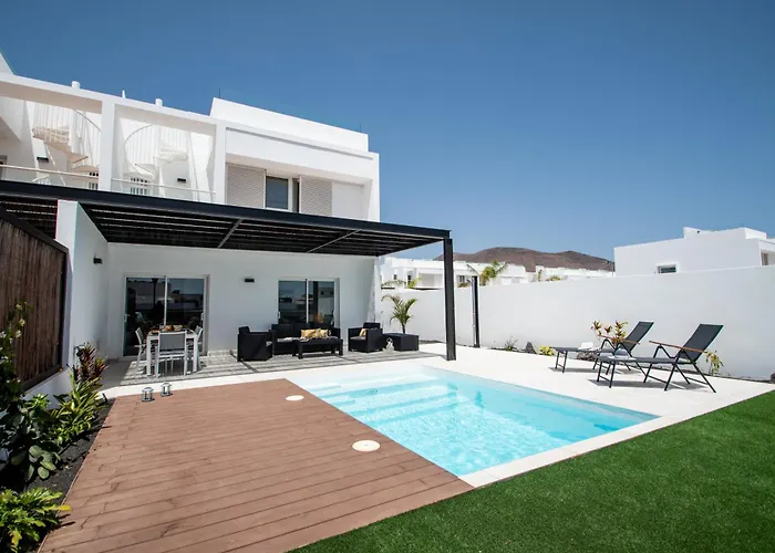 Serena 38 - Heated Pool, Sea Views, Ac, High Speed Internet Villa Playa Blanca