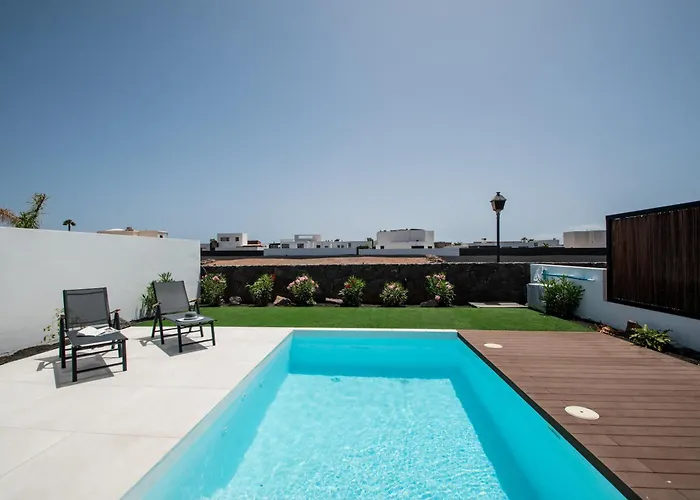 Villa Serena 38 - Heated Pool, Sea Views, Ac, High Speed Internet Playa Blanca