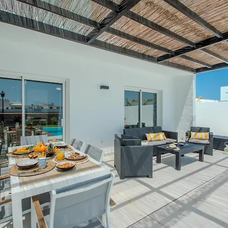 Serena 38 - Heated Pool, Sea Views, Ac, High Speed Internet Villa Playa Blanca